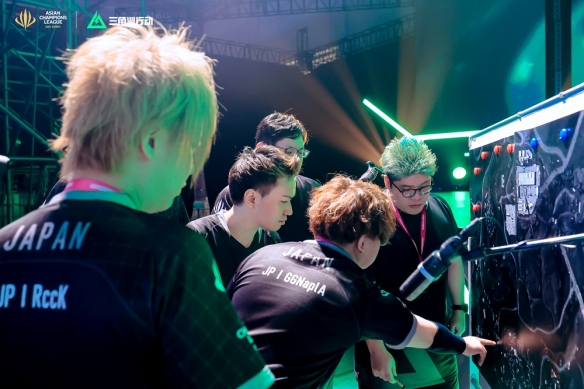 借出色的团 借出色的团